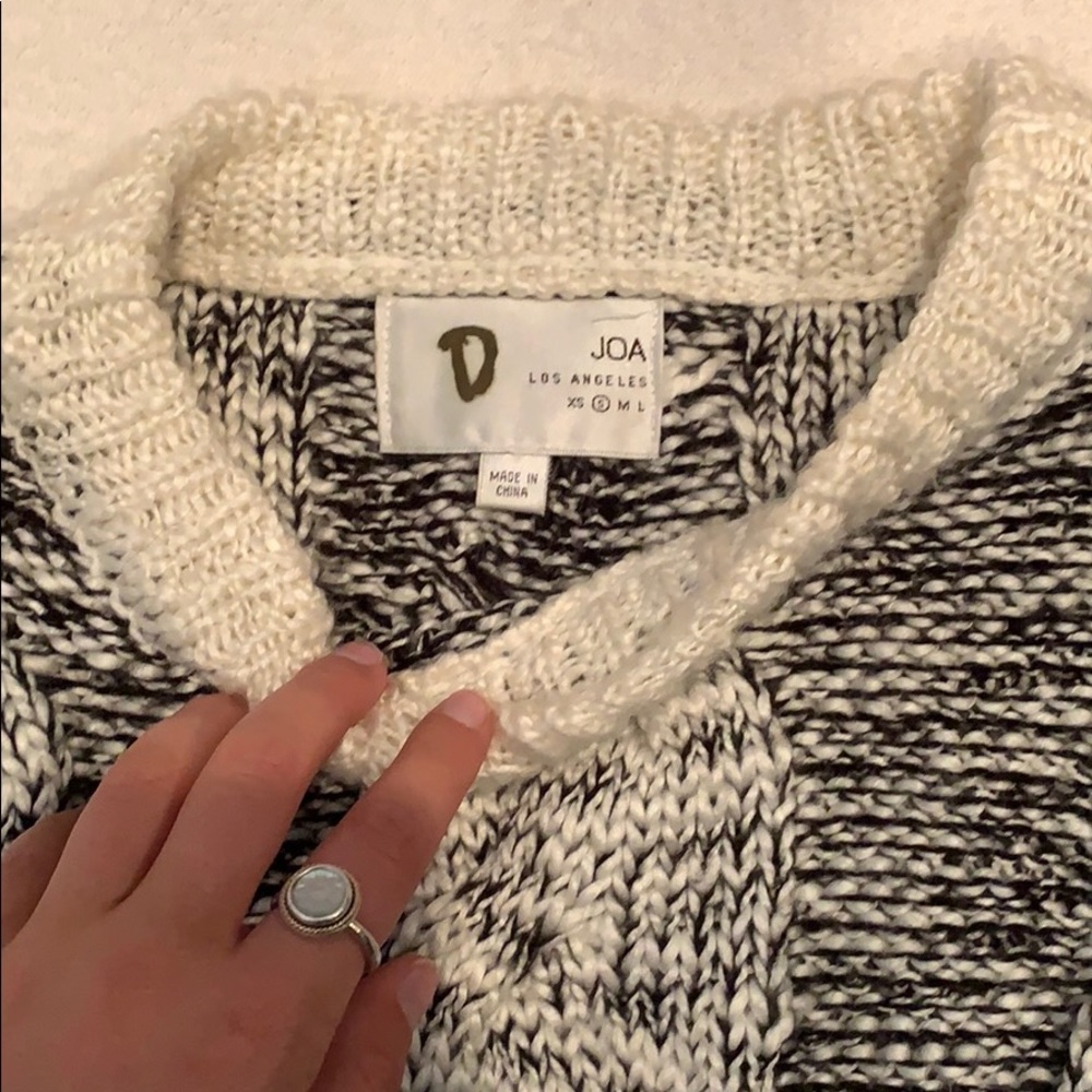 Sweater. In perfect condition - Picture 2 of 3